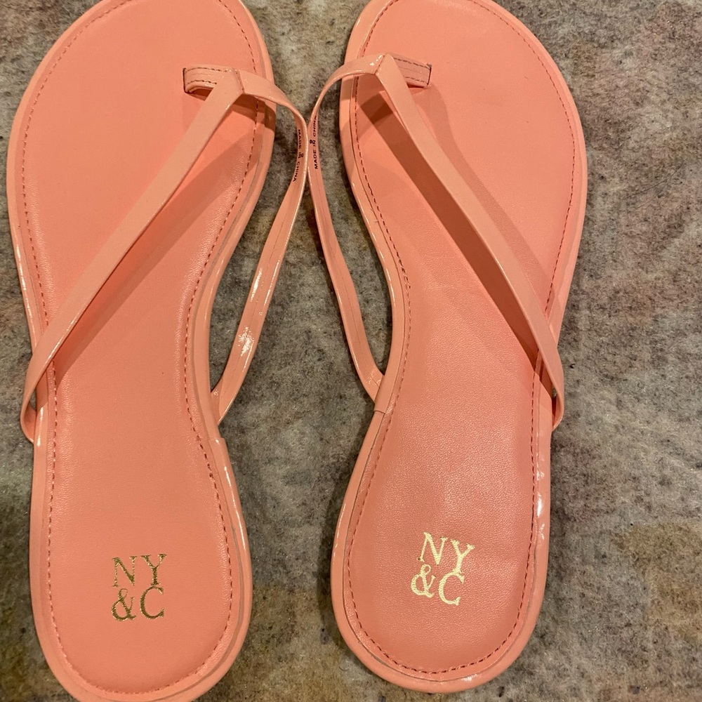 New York & co flip flops